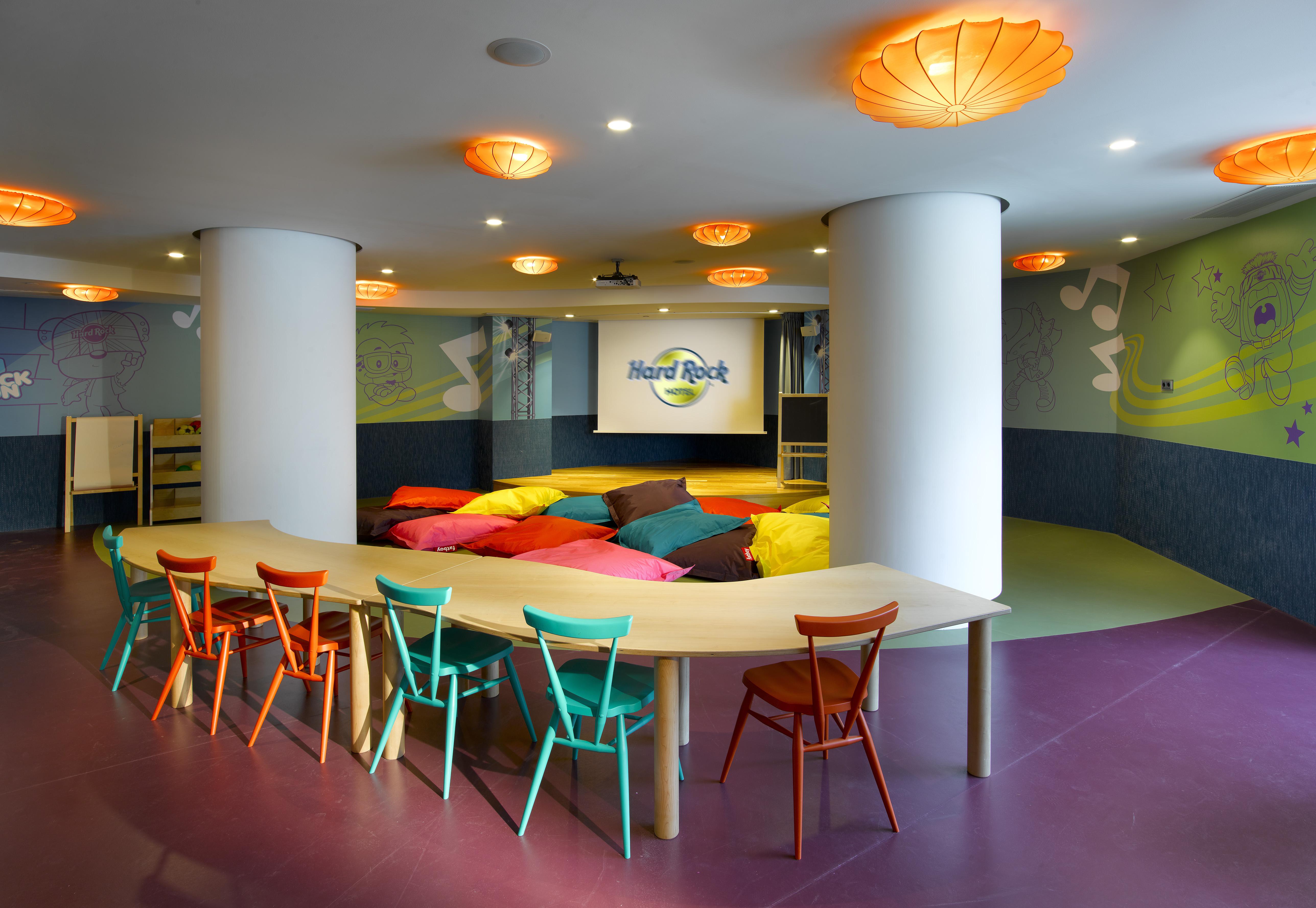 Hard Rock Hotel Ibiza Playa d'en Bossa Ngoại thất bức ảnh The lounge at the Hard Rock Hotel