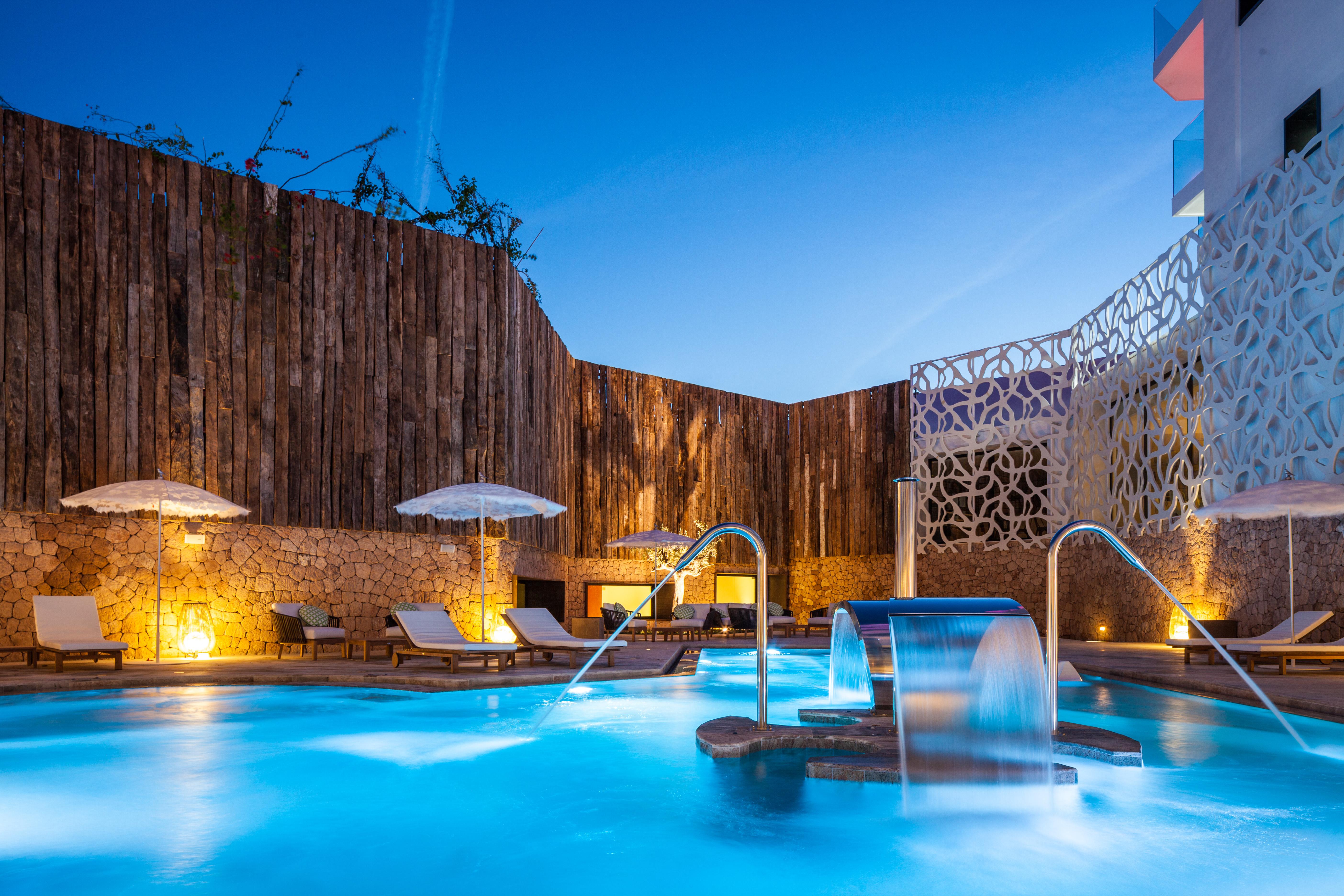 Hard Rock Hotel Ibiza Playa d'en Bossa Ngoại thất bức ảnh The hotel's pool