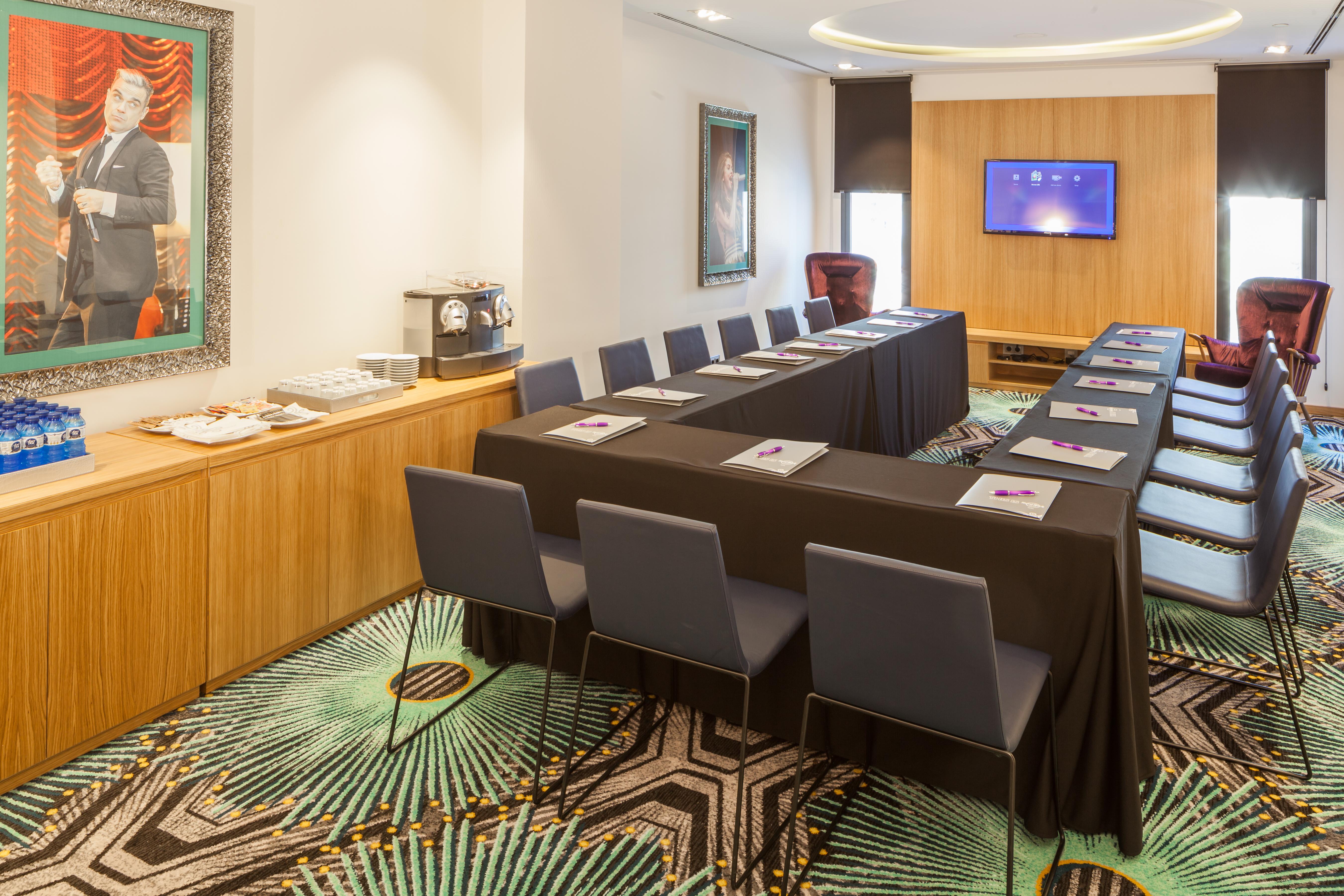 Hard Rock Hotel Ibiza Playa d'en Bossa Ngoại thất bức ảnh Meeting room at the hotel