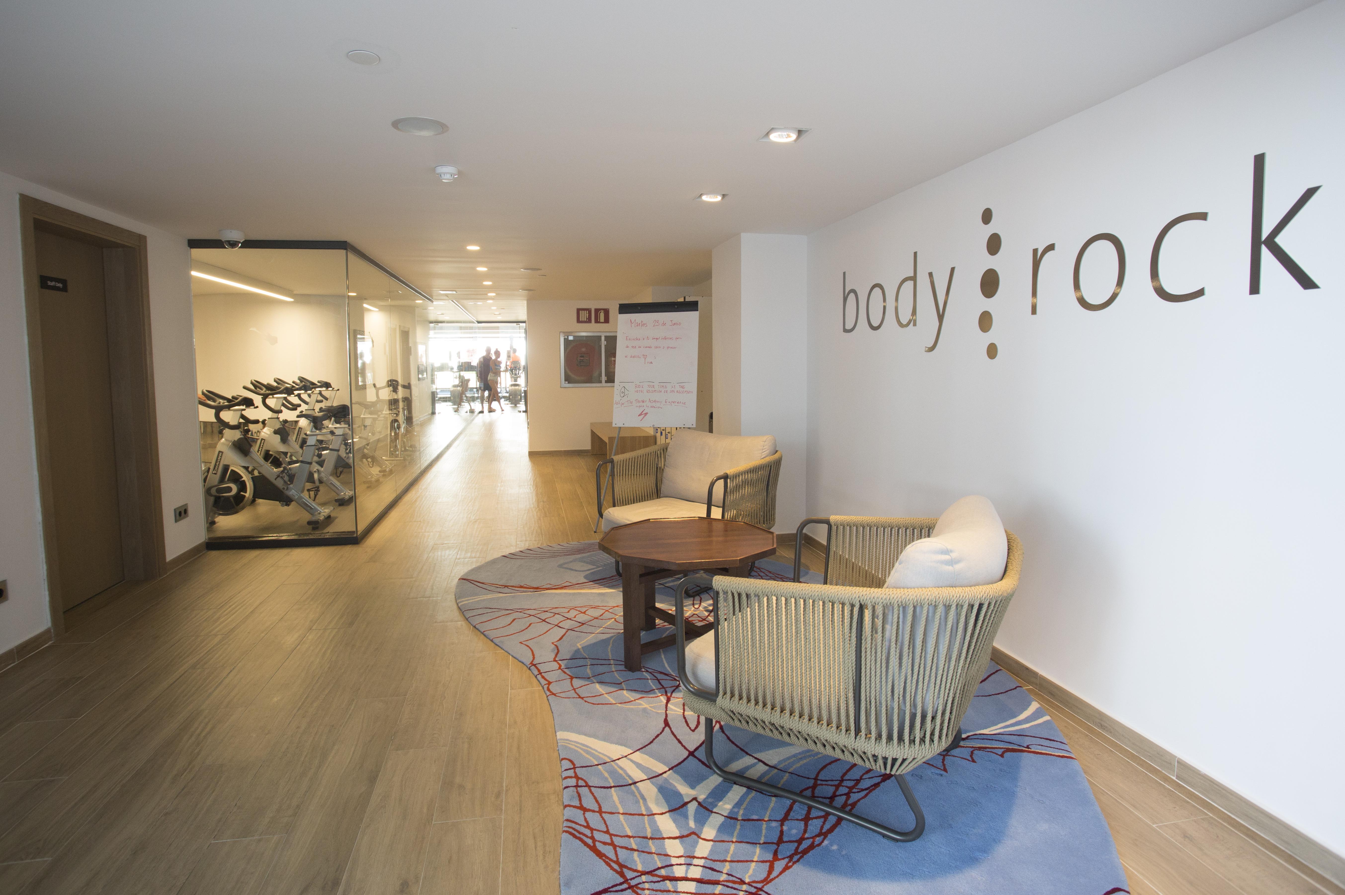 Hard Rock Hotel Ibiza Playa d'en Bossa Ngoại thất bức ảnh Bodyrock gym in London