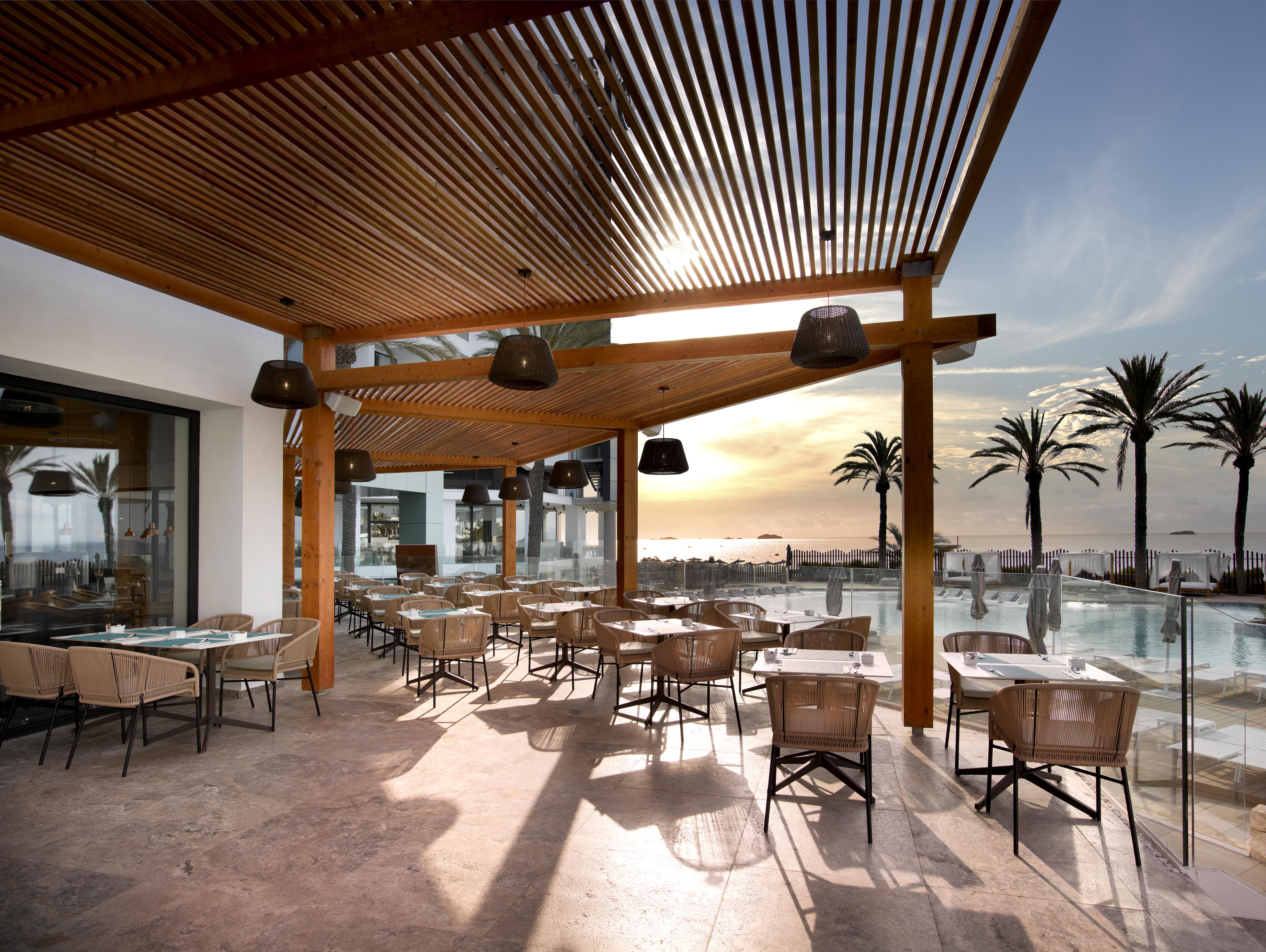 Hard Rock Hotel Ibiza Playa d'en Bossa Ngoại thất bức ảnh The Deck