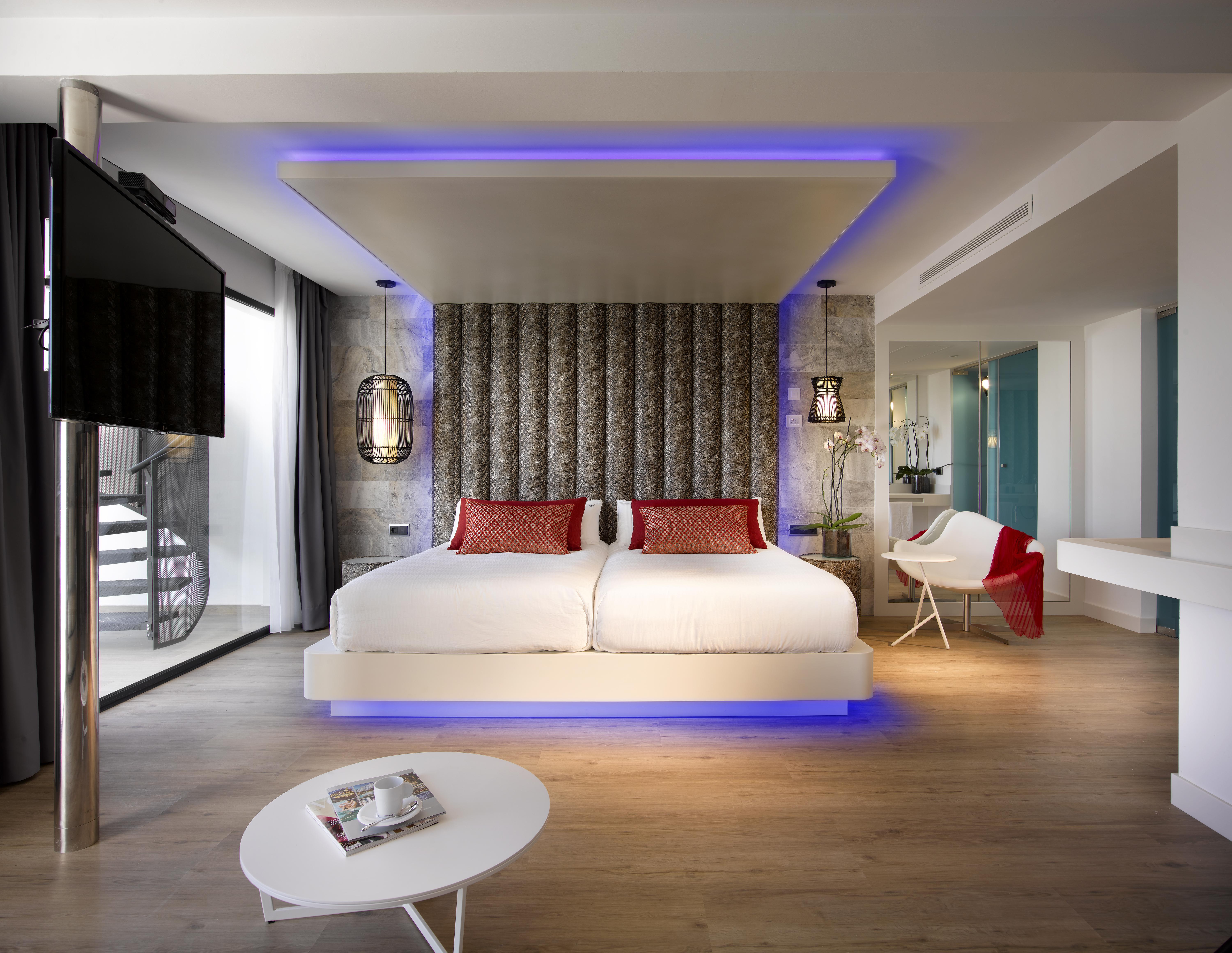 Hard Rock Hotel Ibiza Playa d'en Bossa Ngoại thất bức ảnh A room at the hotel