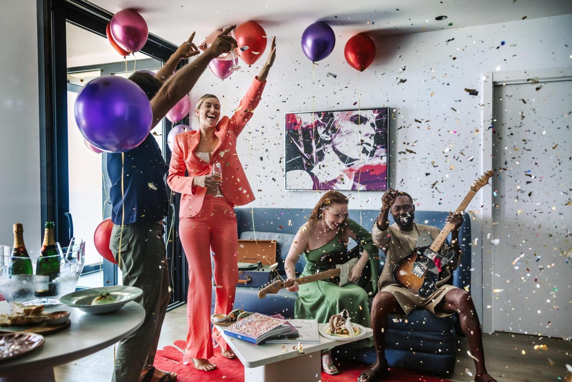 Hard Rock Hotel Ibiza Playa d'en Bossa Ngoại thất bức ảnh The 2019 edition of the party